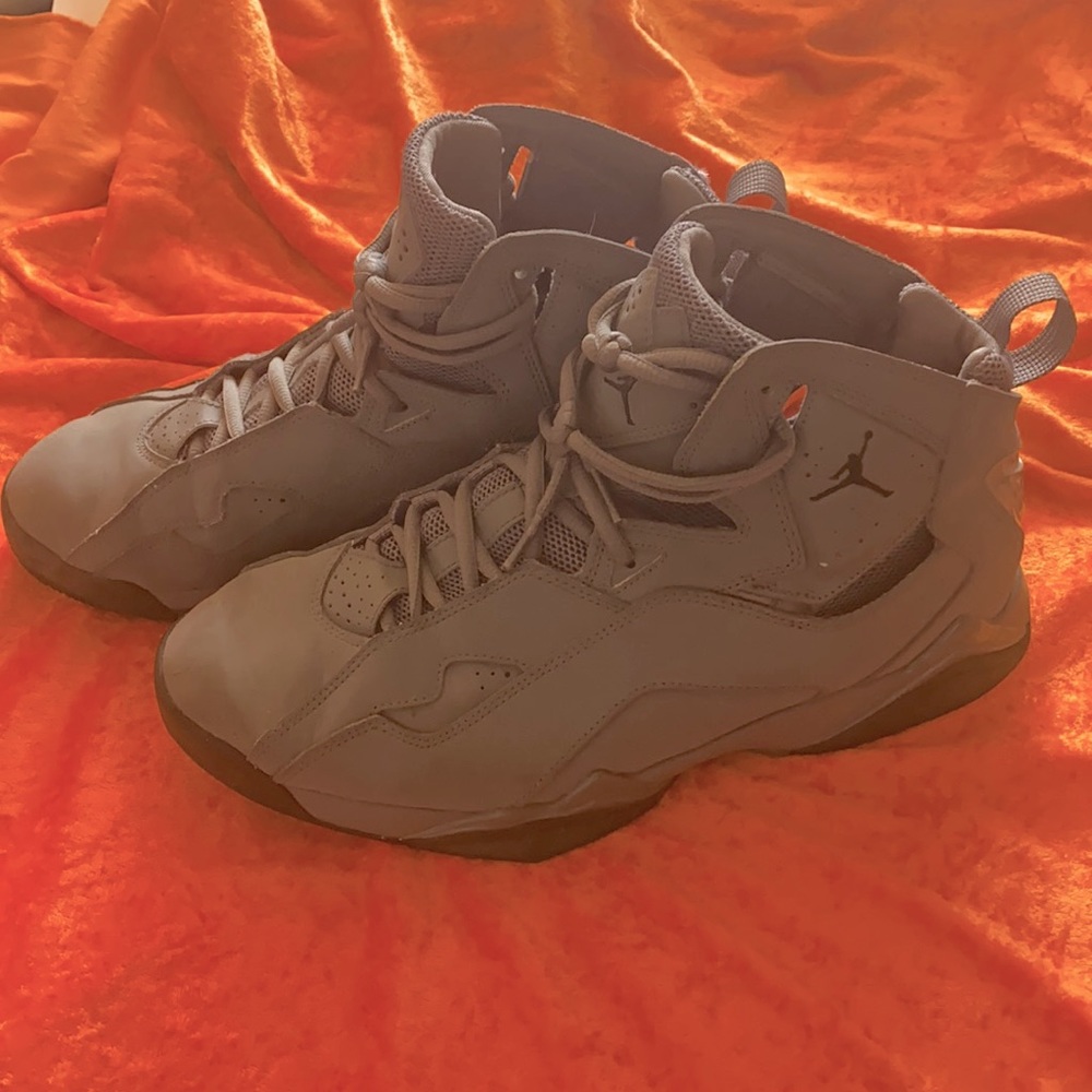 Men’s Jordan’s sneaks